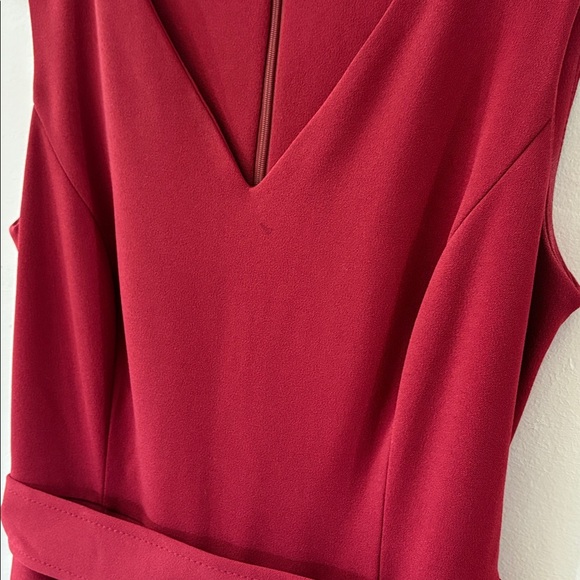 Calvin Klein Sleeveless Red Wideleg jumpsuit - belted - size 6 - has pockets - Picture 3 of 5